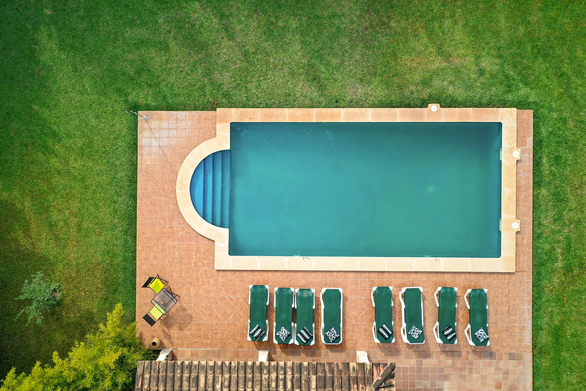 Pool der Finca Miracosta bei Pollença, Mallorca