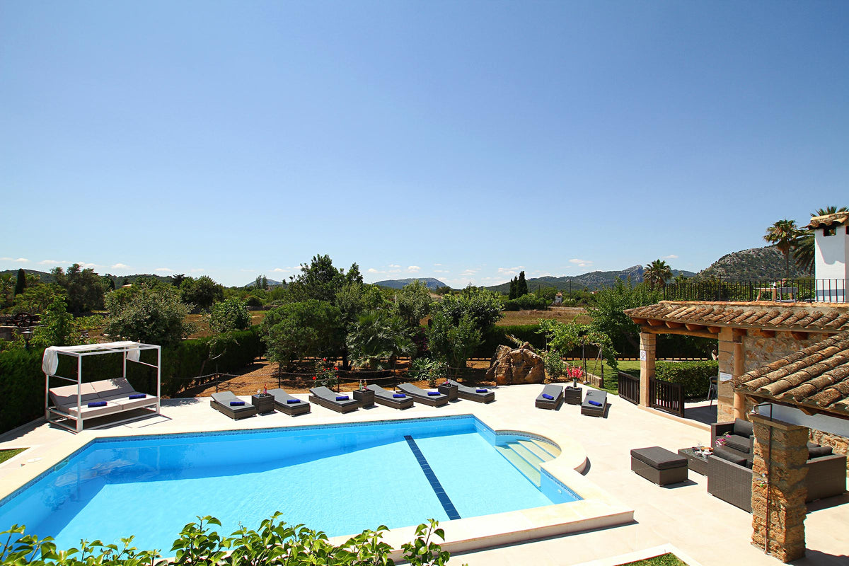 Pool der Finca Monteluz bei Pollença, Mallorca