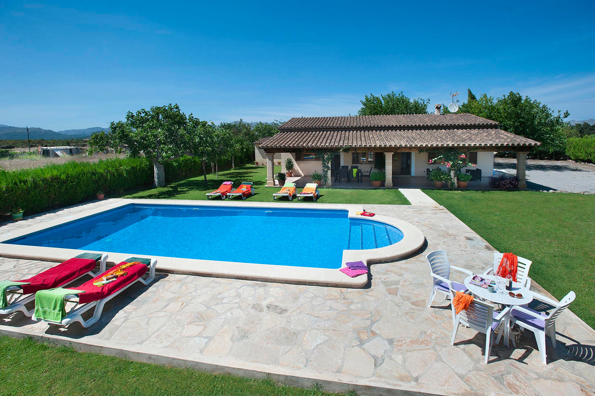 Pool der Finca Nobleza bei Alcúdia, Mallorca