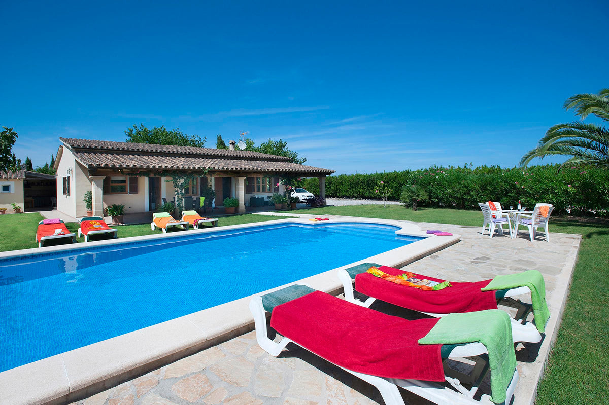 Pool der Finca Nobleza bei Alcúdia, Mallorca