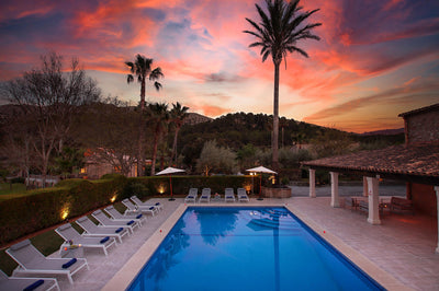 Blick über den Pool der Finca Palma Papa bei Cala Sant Vicenç, Mallorca