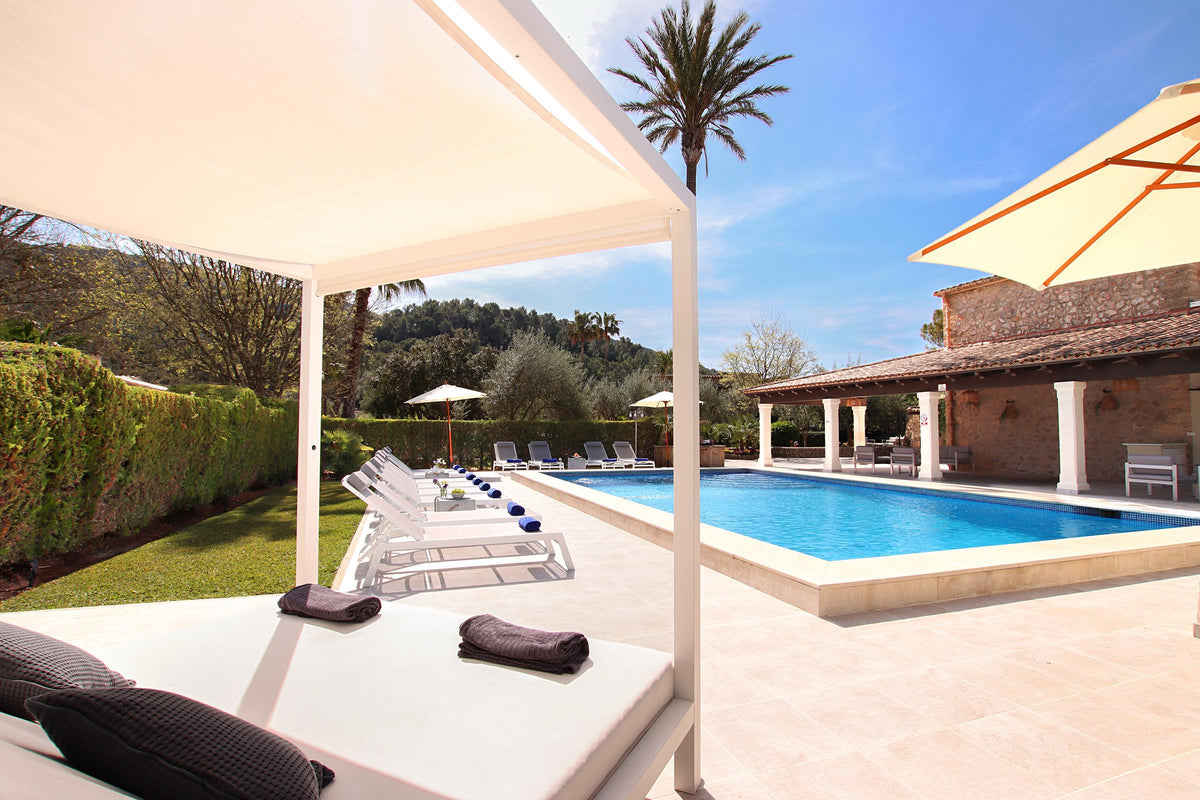 Privater Pool der Finca Palma Papa bei Cala Sant Vicenç, Mallorca