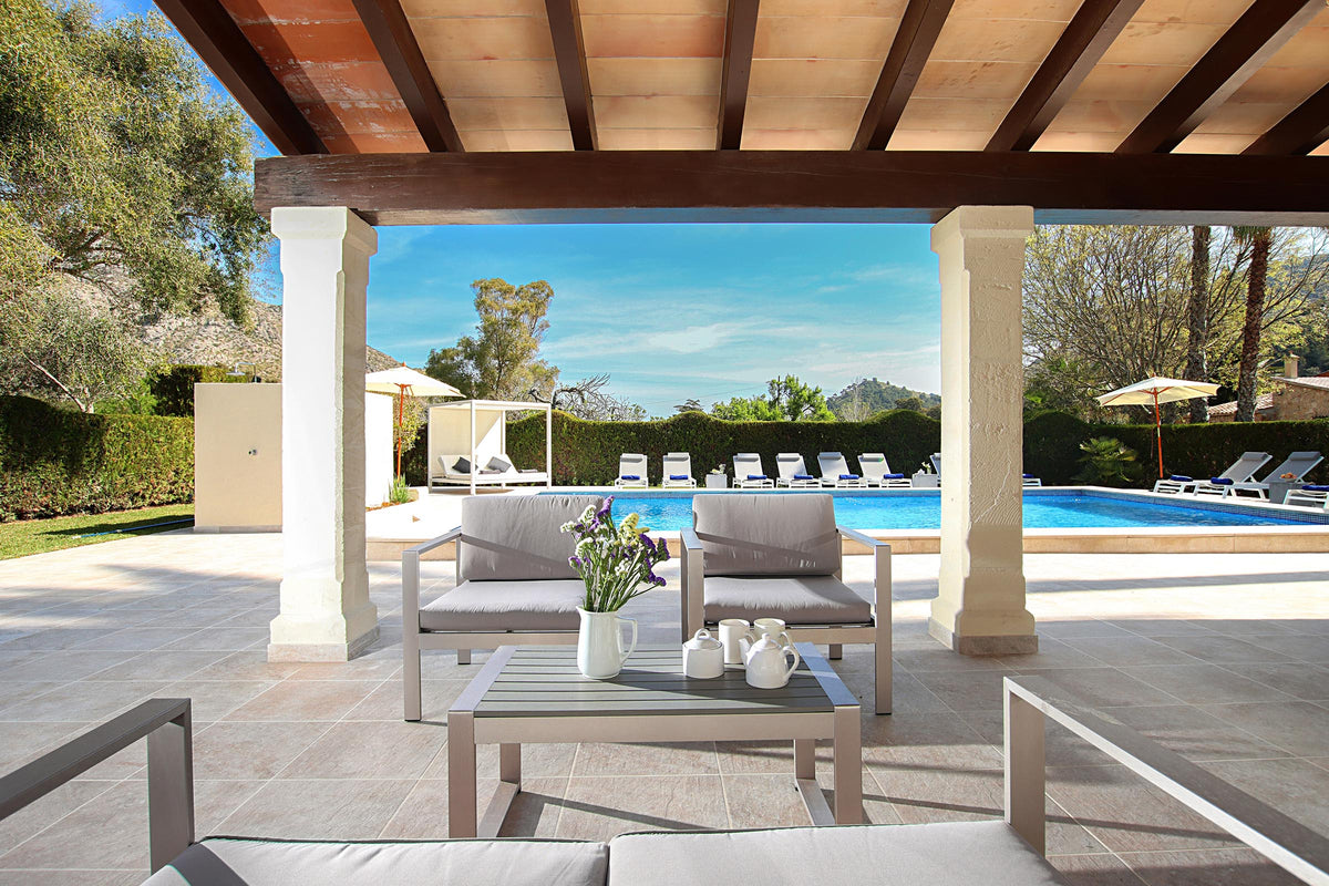 Terrasse der Finca Palma Papa bei Cala Sant Vicenç, Mallorca