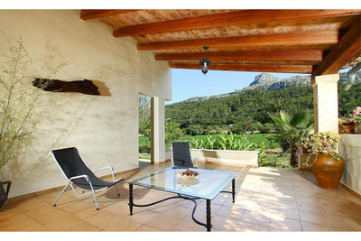 Terrasse der Finca Plan Verde bei Pollença, Mallorca