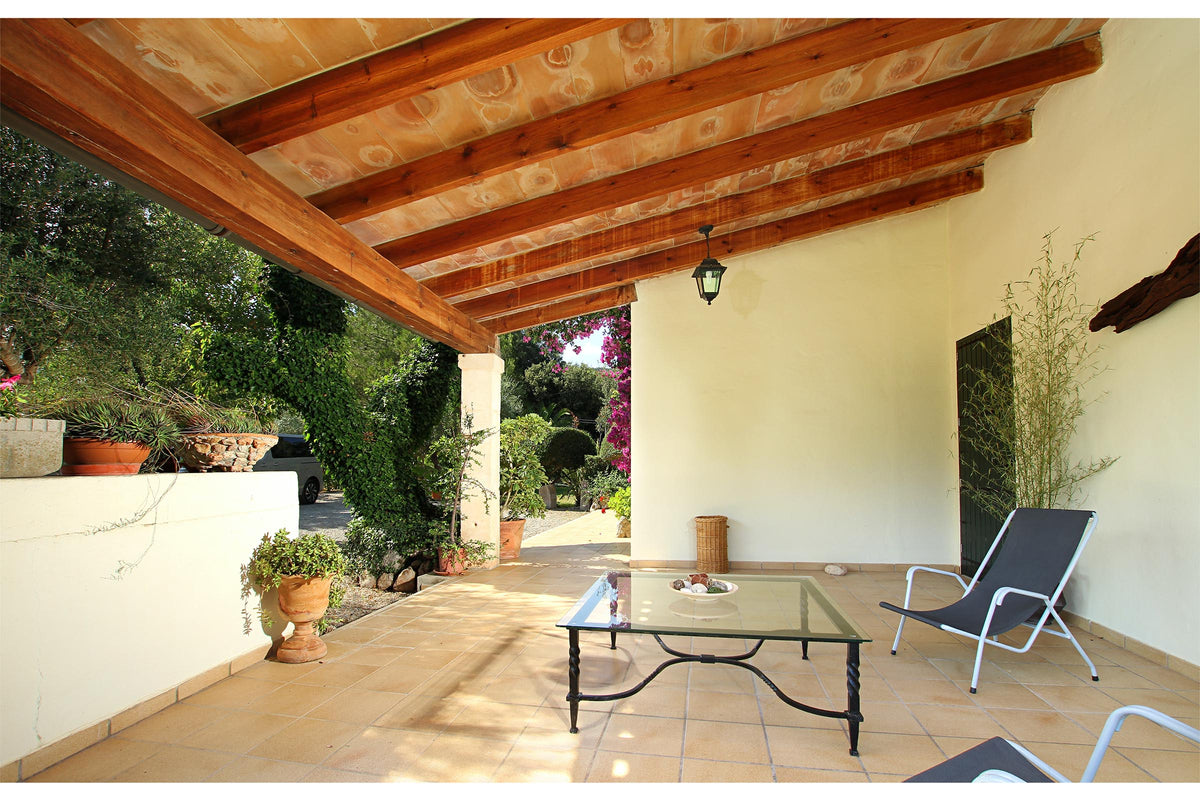 Terrasse der Finca Plan Verde bei Pollença, Mallorca