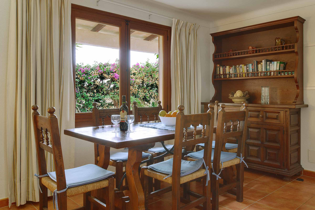 Essbereich der Finca Sa Calma bei Pollença, Mallorca