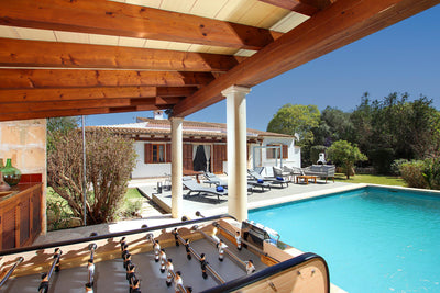 Terrasse der Finca Sa Felicitat bei Pollença, Mallorca