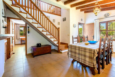 Essbereich der Finca Sa Pedra bei Pollença, Mallorca