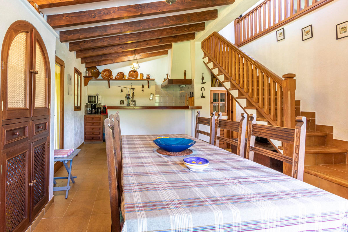 Essbereich der Finca Sa Pedra bei Pollença, Mallorca