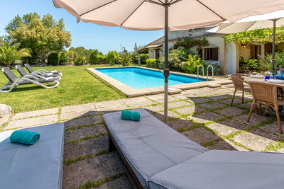 Terrasse der Finca Sa Pedra bei Pollença, Mallorca