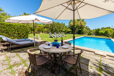 Terrasse der Finca Sa Pedra bei Pollença, Mallorca
