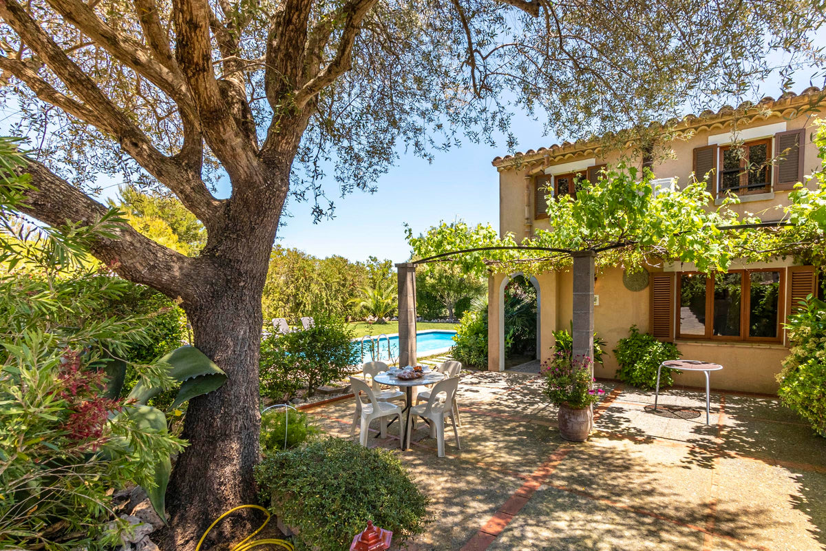 Terrasse der Finca Sa Pedra bei Pollença, Mallorca