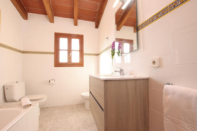 Badezimmer der Finca Sa Vinya bei Pollença, Mallorca