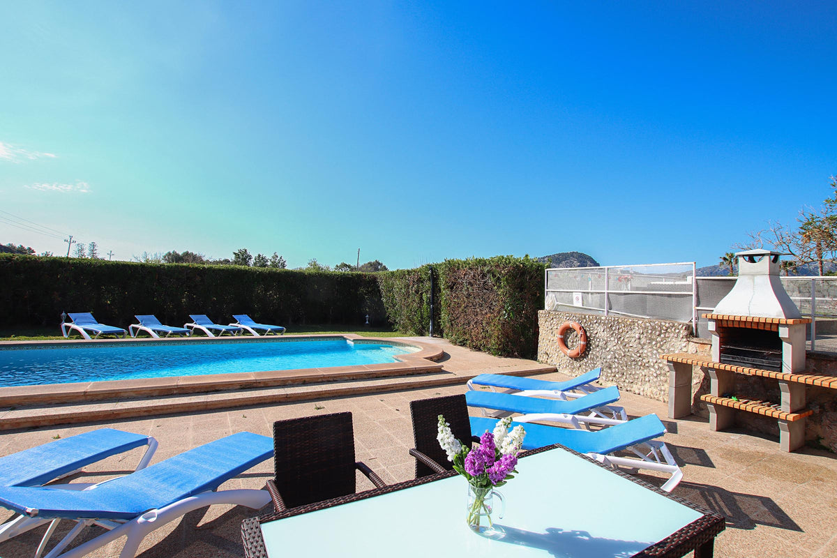 Pool der Finca Sa Vinya bei Pollença, Mallorca