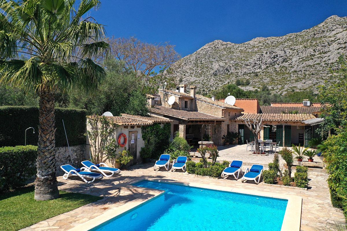Pool der Finca Son Celesti bei Pollença, Mallorca