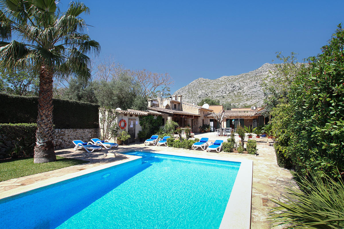 Pool der Finca Son Celesti bei Pollença, Mallorca