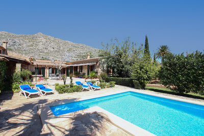 Pool der Finca Son Celesti bei Pollença, Mallorca