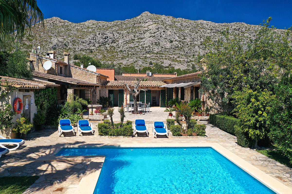 Pool der Finca Son Celesti bei Pollença, Mallorca
