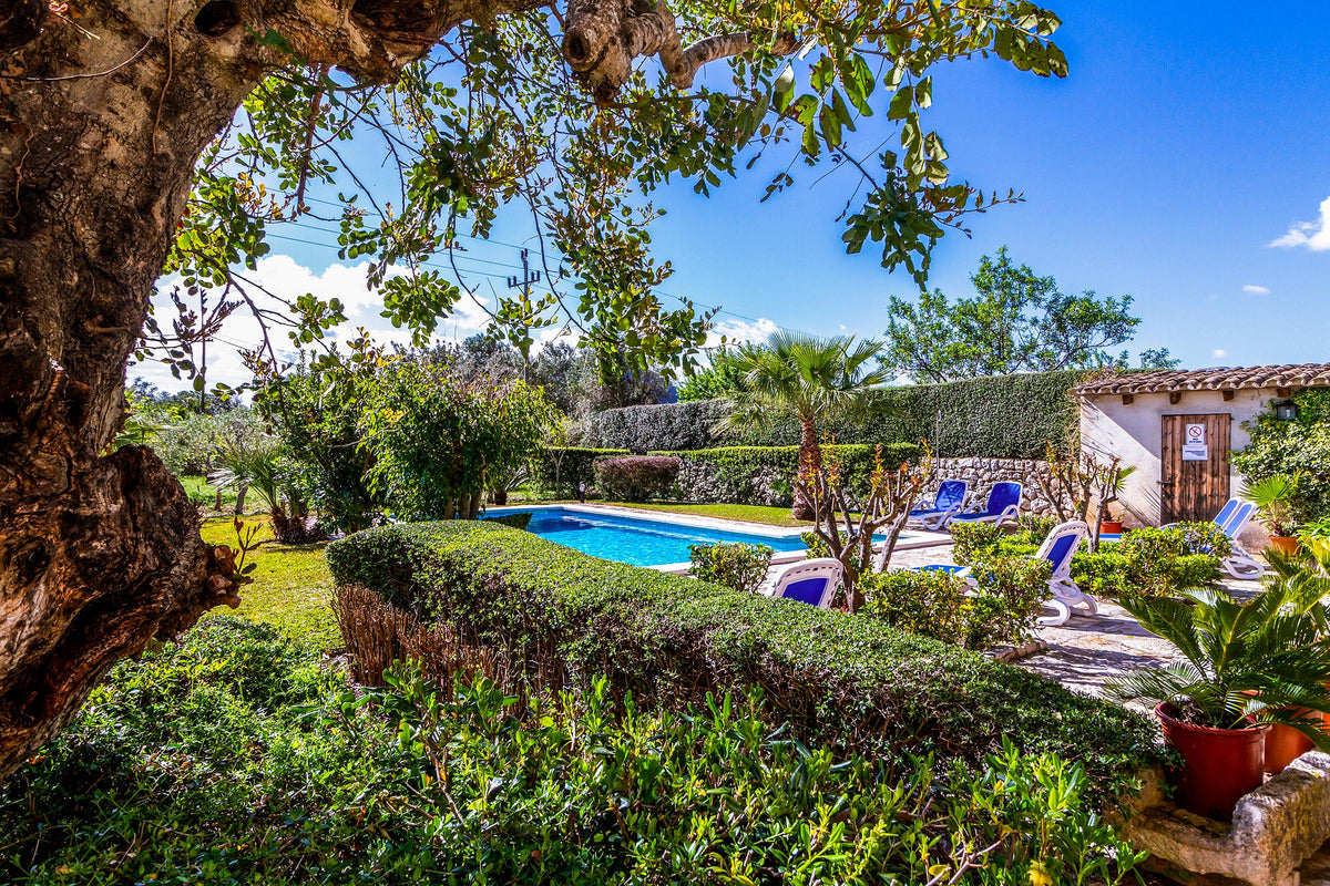 Pool der Finca Son Celesti bei Pollença, Mallorca