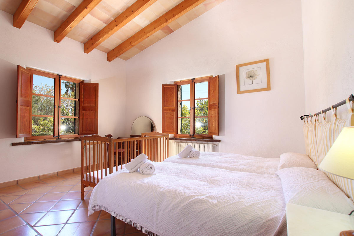Schlafzimmer der Finca Son Celesti bei Pollença, Mallorca