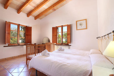 Schlafzimmer der Finca Son Celesti bei Pollença, Mallorca
