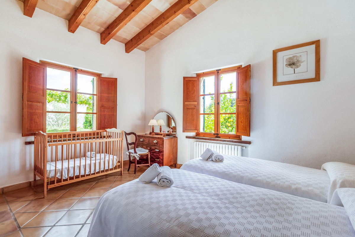 Schlafzimmer der Finca Son Celesti bei Pollença, Mallorca