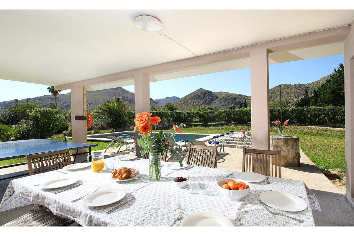 Terrasse der Finca Son Florina bei Port de Pollença, Mallorca