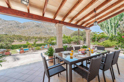 Terrasse der Finca Son Florit bei Cala Sant Vicenç, Mallorca