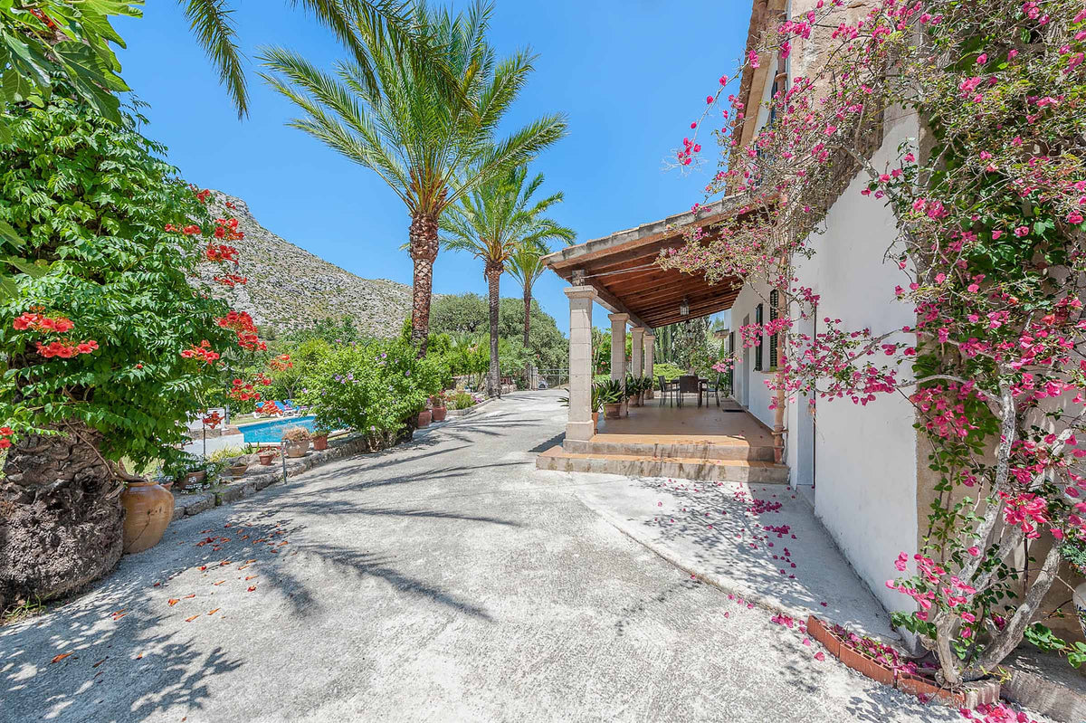 Terrasse der Finca Son Florit bei Cala Sant Vicenç, Mallorca