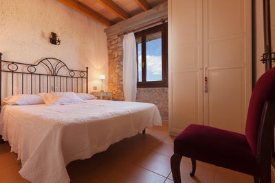 Schlafzimmer der Finca Son Frari bei Búger, Mallorca