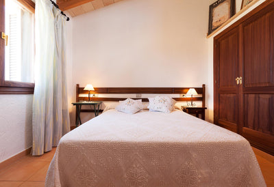 Schlafzimmer der Finca Son Frari bei Búger, Mallorca