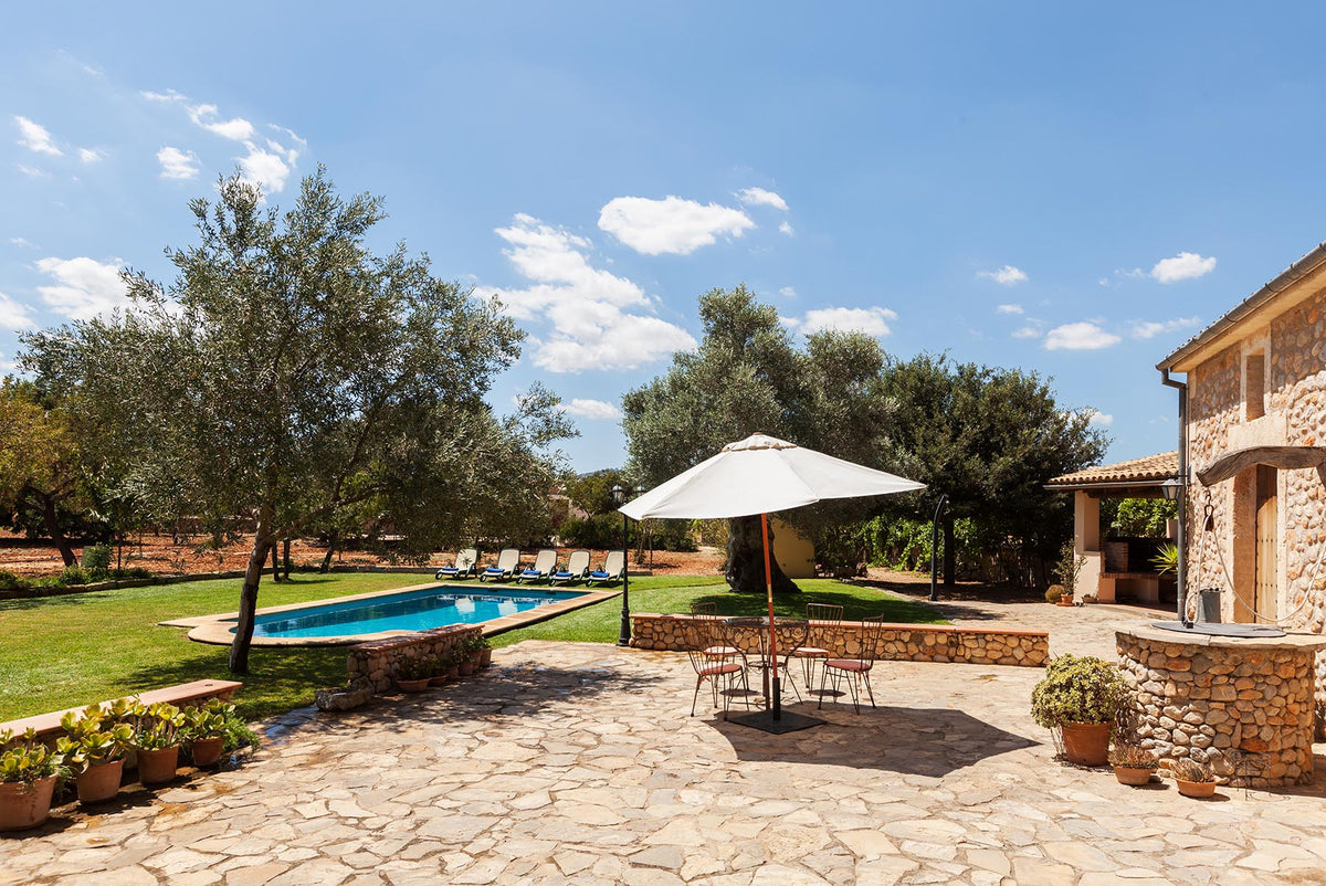 Terrasse der Finca Son Frari bei Búger, Mallorca