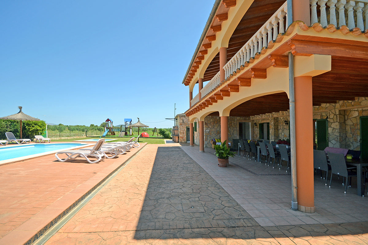 Fassade der Finca Son Lluny bei Sencelles, Mallorca