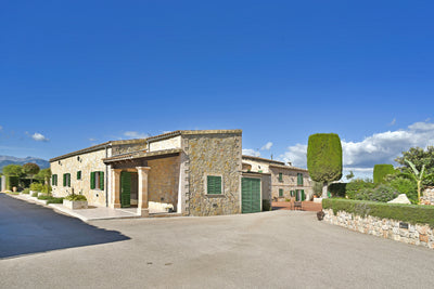 Blick auf das Haus der Finca Son Lluny bei Sencelles, Mallorca