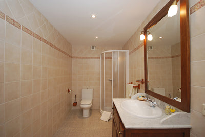 Blick ins Badezimmer der Finca Son Lluny bei Sencelles, Mallorca