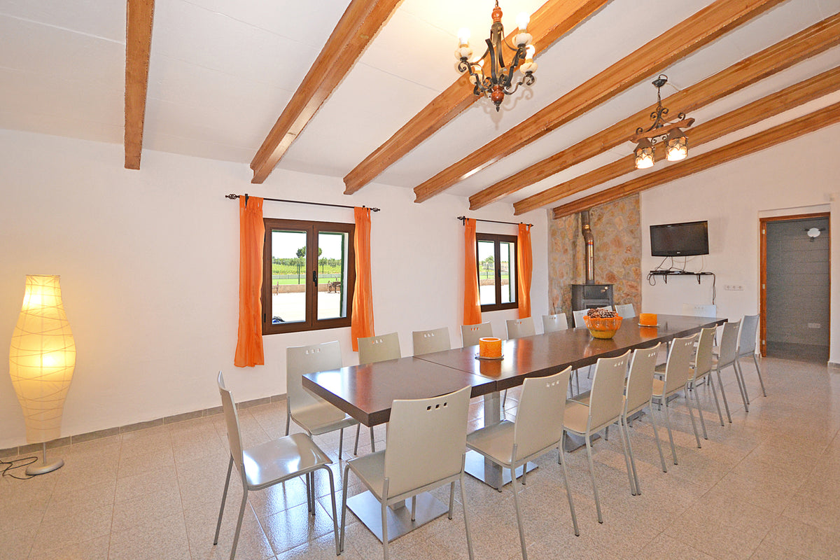 Essbereich der Finca Son Lluny bei Sencelles, Mallorca