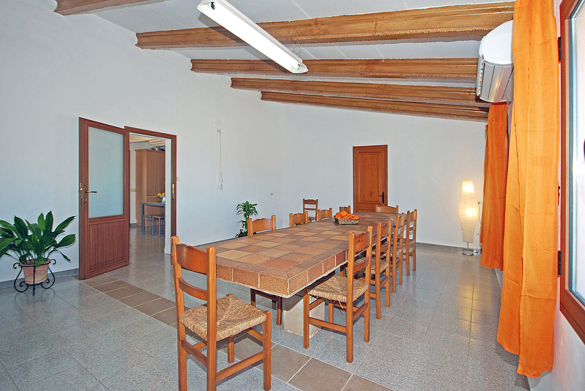 Essbereich der Finca Son Lluny bei Sencelles, Mallorca