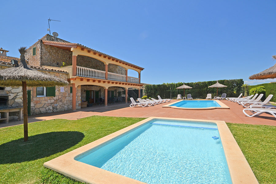 One trip to Mallorca for everyone. Here you go.