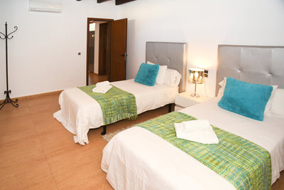 Schlafzimmer der Finca Son Lluny bei Sencelles, Mallorca