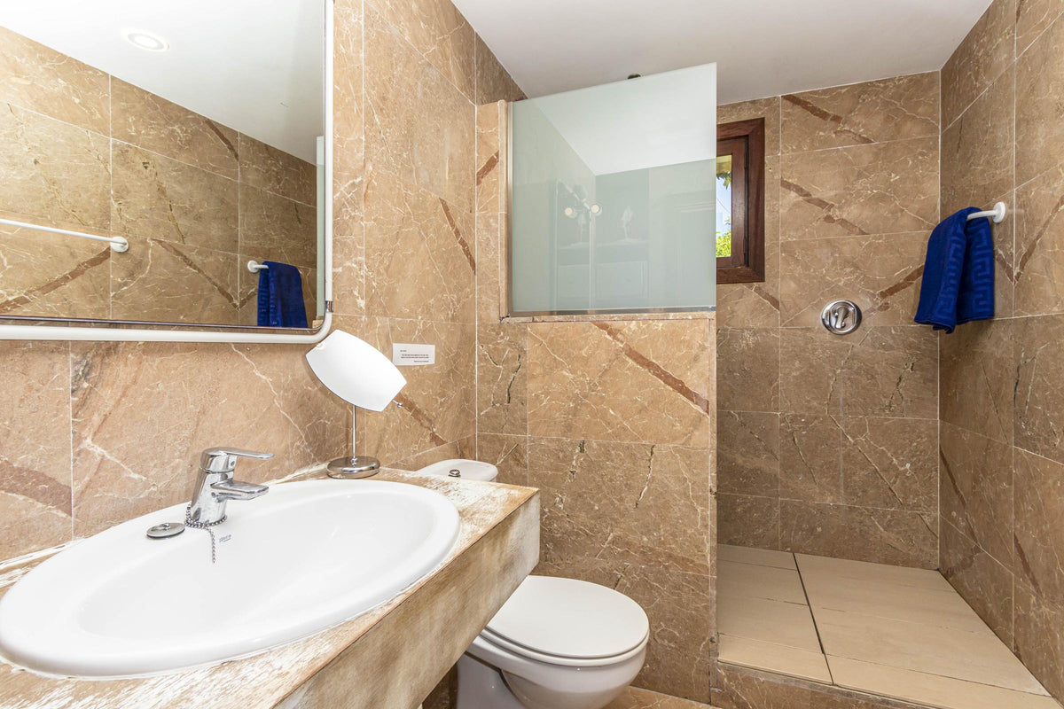 Badezimmer der Finca Son Puig bei Pollença, Mallorca