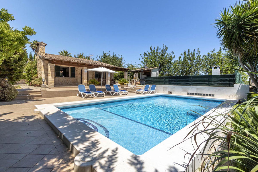 Pool der Finca Son Puig bei Pollença, Mallorca