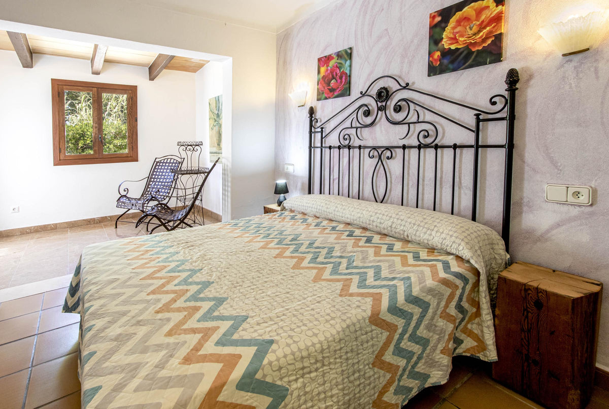 Schlafzimmer der Finca Son Puig bei Pollença, Mallorca