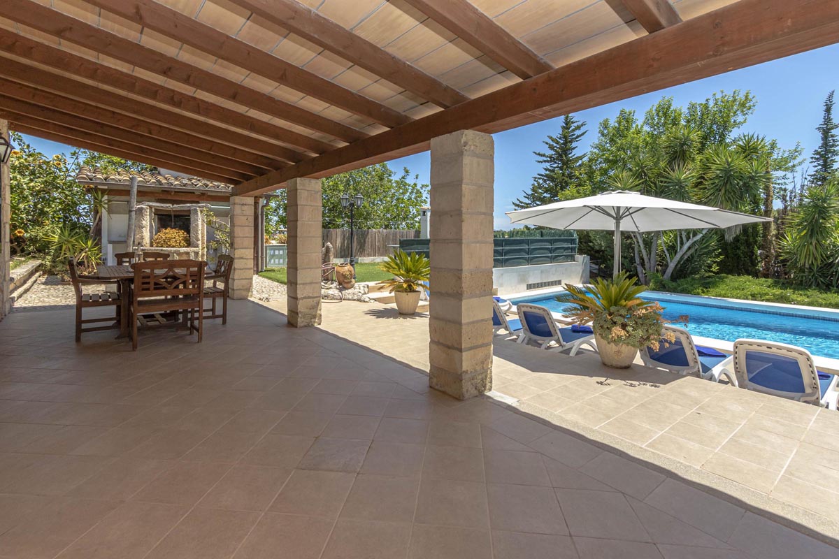 Terrasse der Finca Son Puig bei Pollença, Mallorca