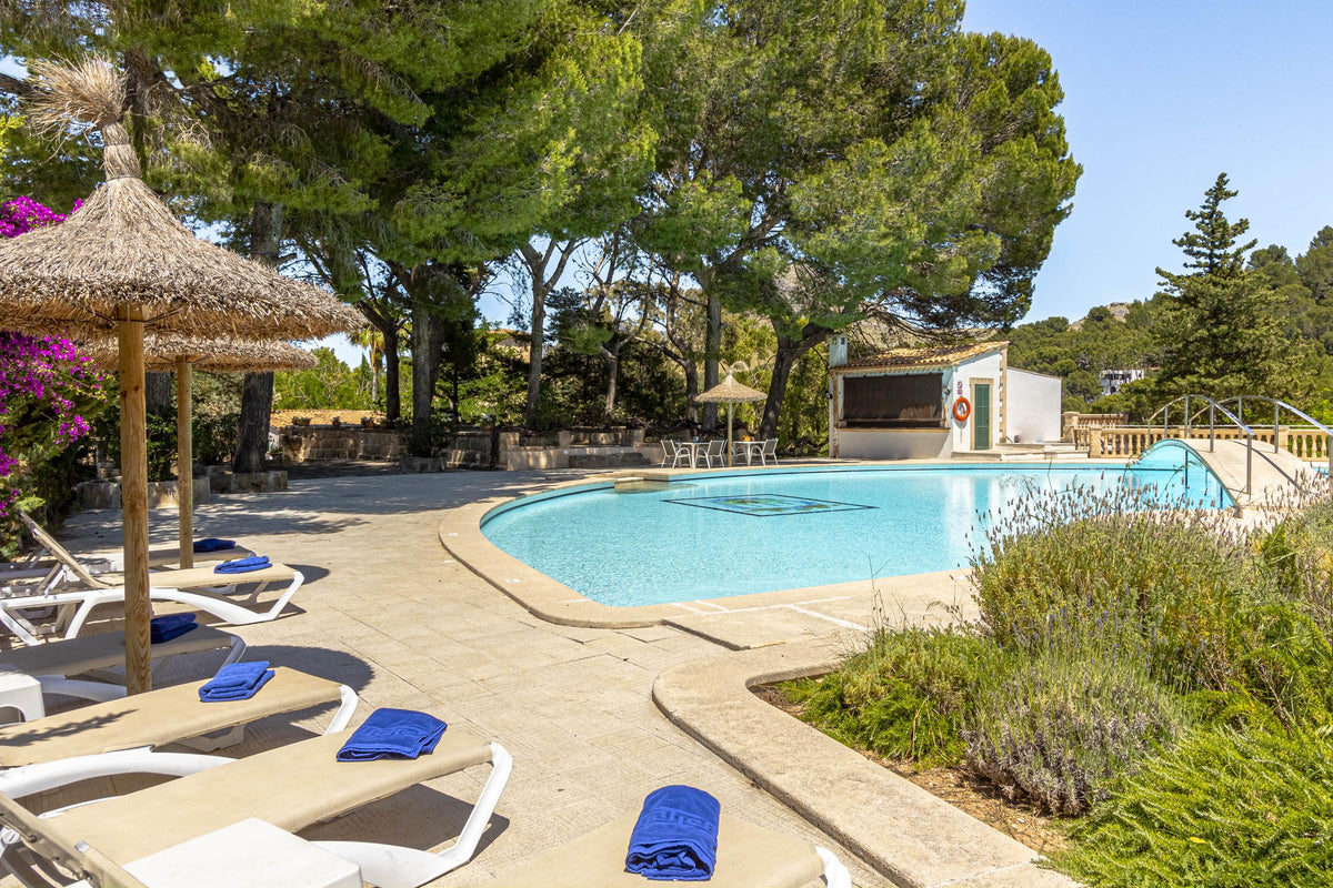 Pool der Finca Voramar Real bei Cala Sant Vicenç, Mallorca