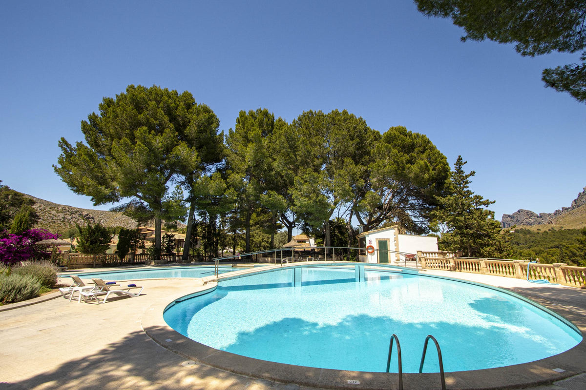 Pool der Finca Voramar Real bei Cala Sant Vicenç, Mallorca