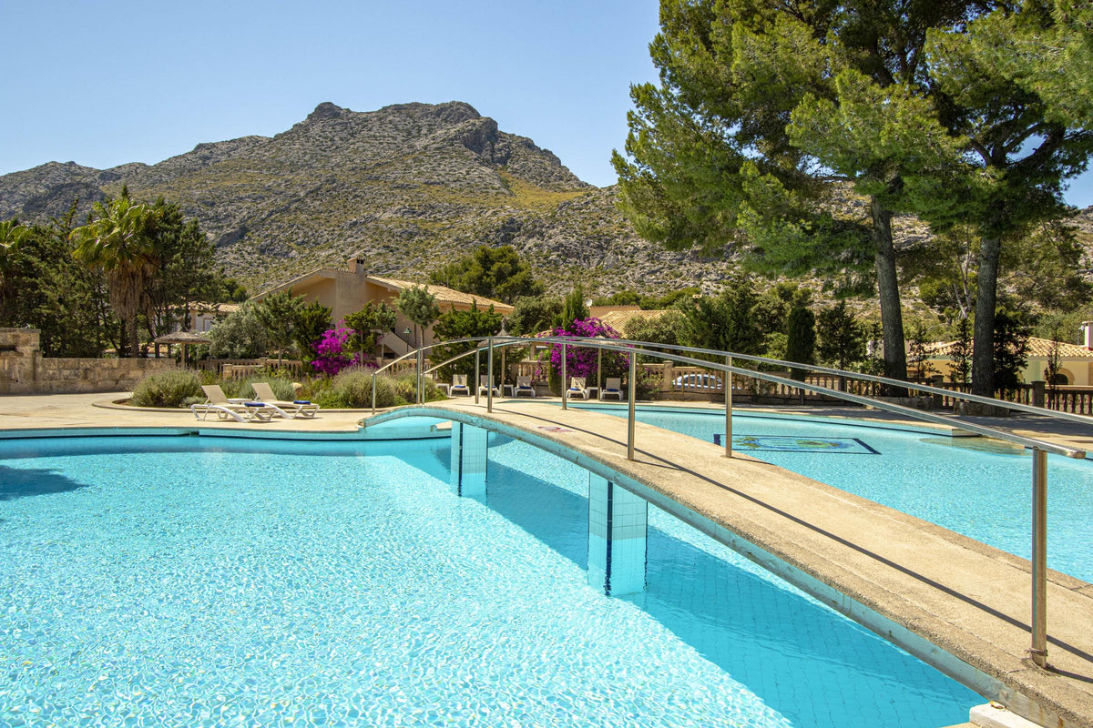 Pool der Finca Voramar Real bei Cala Sant Vicenç, Mallorca