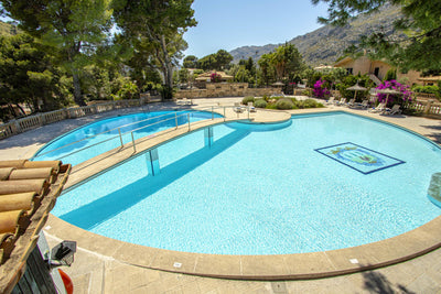 Pool der Finca Voramar Real bei Cala Sant Vicenç, Mallorca