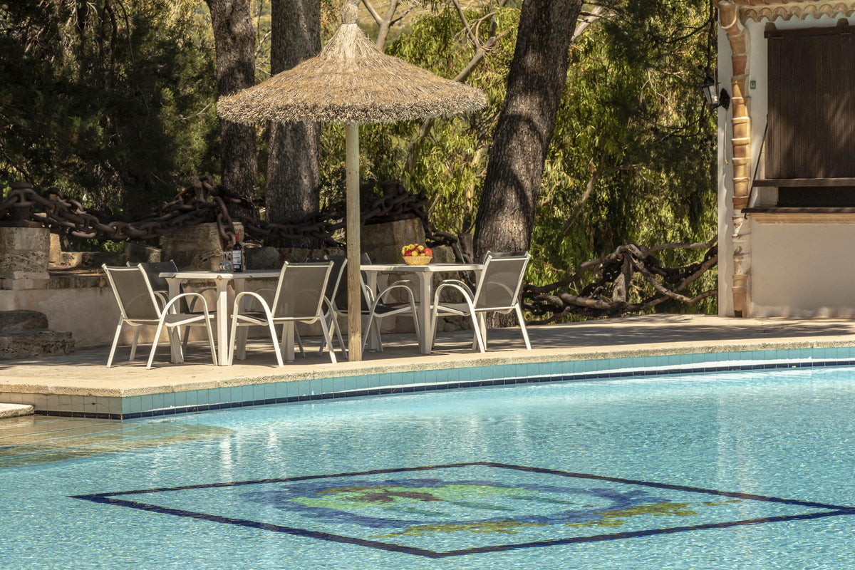 Pool der Finca Voramar Real bei Cala Sant Vicenç, Mallorca