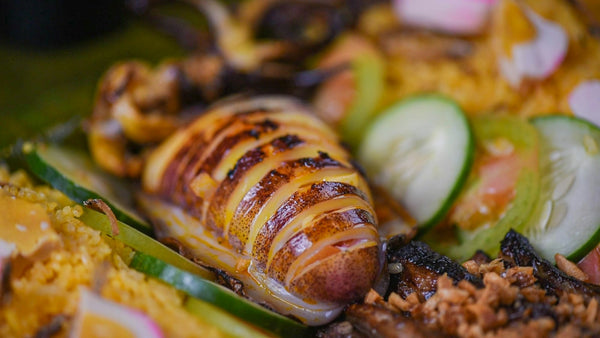 Calamares vom Grill mit Knoblauch und Petersilie