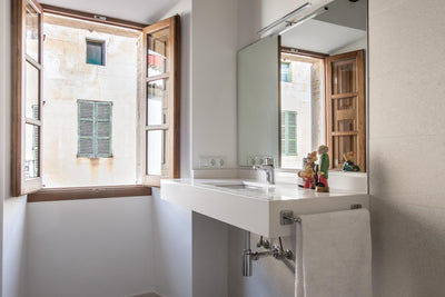 Badezimmer des Stadthauses Sa Pedra bei Pollença, Mallorca